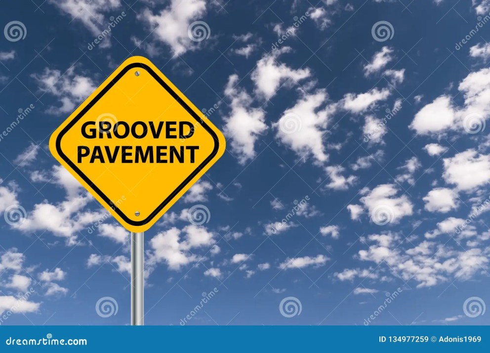 Grooved pavement zones